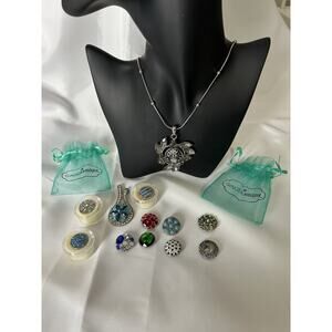 Lovely Vtg Lot Of Nugz & Ginger Snap Buttons,17.5” Necklace, Silver Tone Pendant